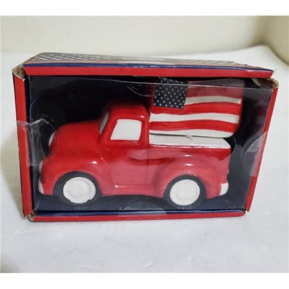 American Flag Farmhouse Pick Up Truck Salt & Pepper Shaker Table Kitchen Set - Picture 1 of 5